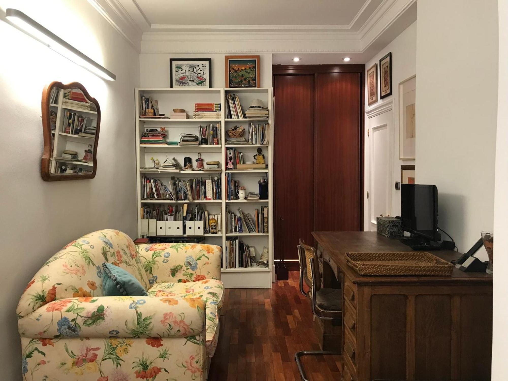 Habitacion Grande Y Confortable Con Bano Privado Junto A Guggenheim Bilbao Exterior photo